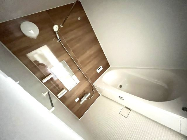 【浴室】 | 福岡市西区周船寺2丁目2期　8号棟（全8区画）【仲介手数料無料・0円】 | 施工例。浴室です。施工例は完成時と異なる場合があります。