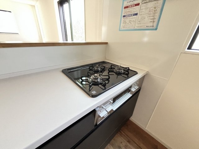 【キッチン】 | 福岡市西区周船寺2丁目2期　8号棟（全8区画）【仲介手数料無料・0円】 | 施工例。施工例は完成時と異なる場合があります。