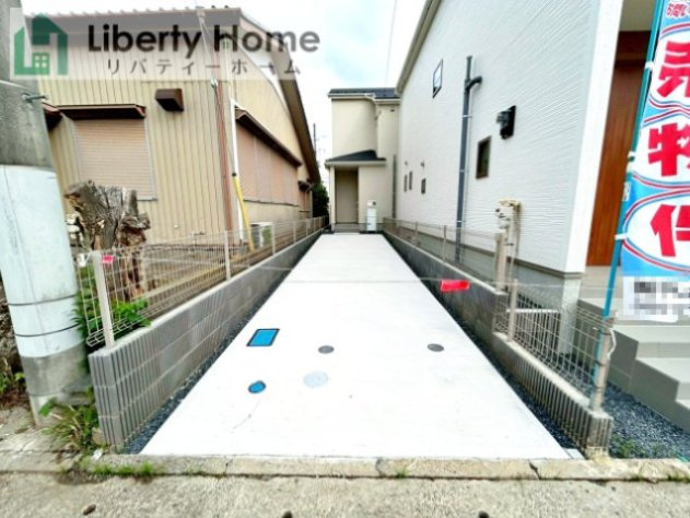 龍ケ崎市姫宮町1期　新築戸建　2号棟の駐車場