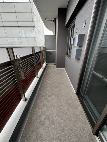 ローレルタワー堺筋本町のバルコニー