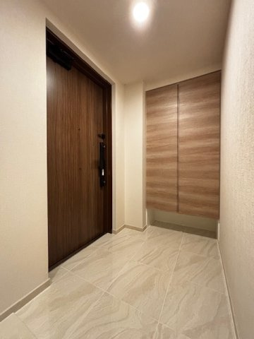 ローレルタワー堺筋本町の玄関