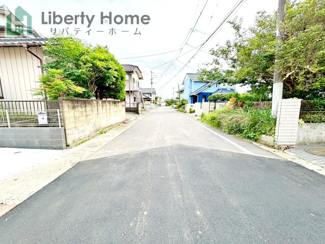 龍ケ崎市姫宮町1期　新築戸建　3号棟の前面道路含む現地写真