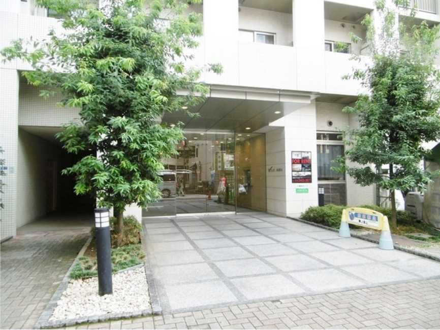 TKフラッツ渋谷　礼金0　1Fスーパー　駅近　常駐管理人のエントランス