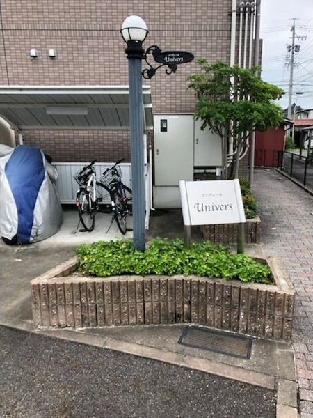 ユニヴェールのエントランス