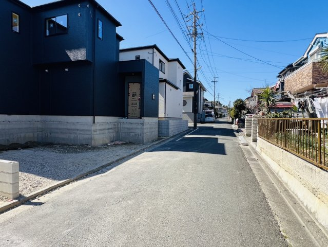 知多市八幡深山口50番103『仲介手数料無料』新築一戸建て・建売の前面道路含む現地写真