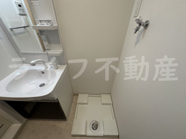 ルミエール若江岩田の洗面所
