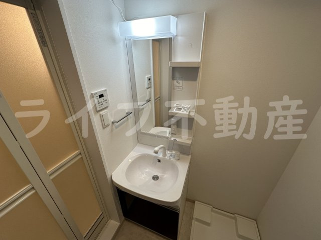 ルミエール若江岩田の独立洗面台