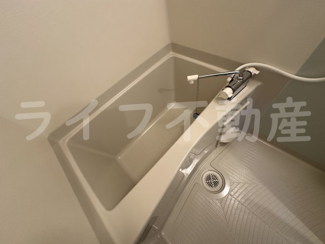 ルミエール若江岩田の浴室