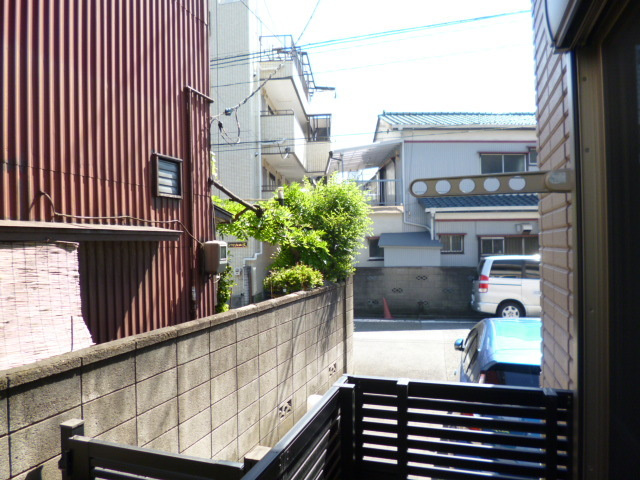 グランディア池上の展望|★テラス前は表通りに面していないので、人目は気になりにくいです★