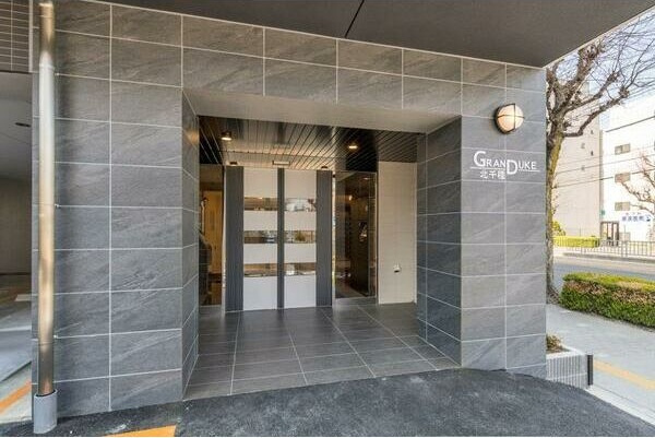 S-FORT北千種のエントランス