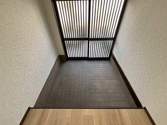 池尻中貸家の玄関