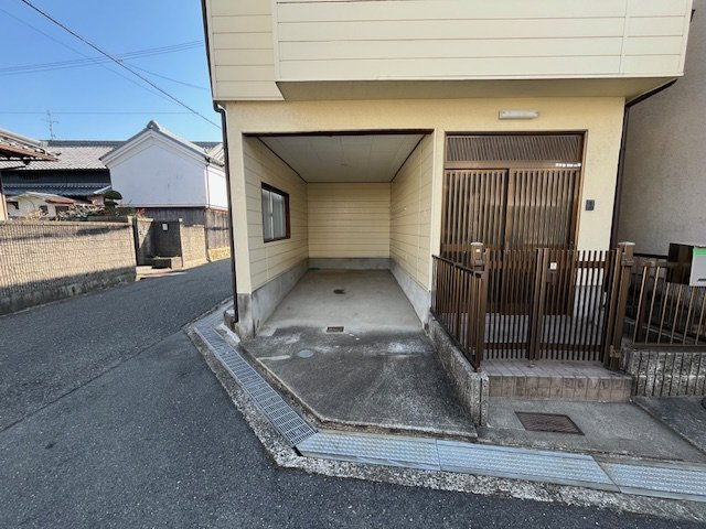 池尻中貸家のエントランス