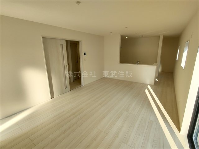【居間・リビング】の画像