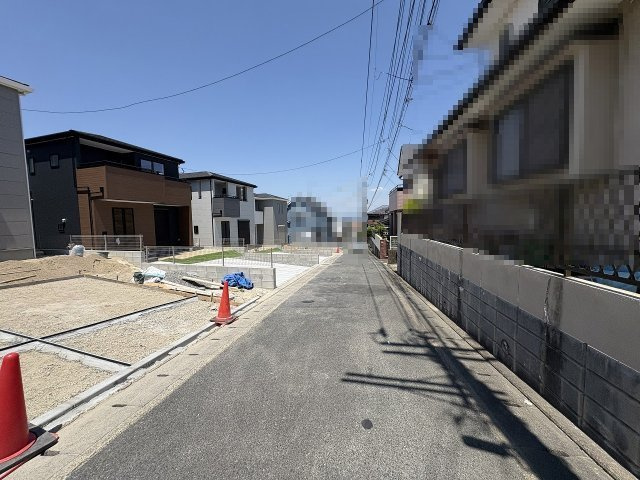 【その他】 | 福岡市南区鶴田1丁目　1号棟（全4棟）【仲介手数料無料・0円】 | 現地写真。前面道路です。