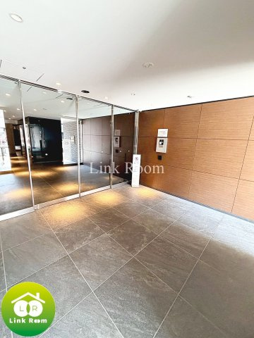 パレステージ大島のエントランス