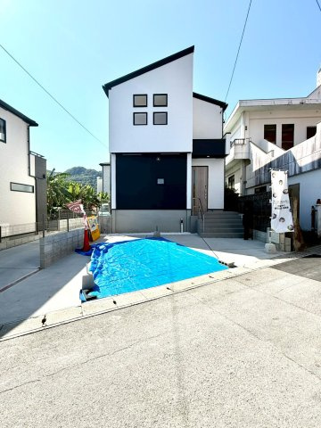 グラファーレ南城市知念安座真３期・１号棟の駐車場|並列２台駐車可能スペース付き！お気軽にお問い合わせください♪