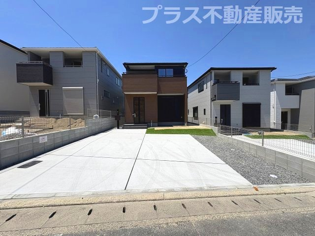【外観】 | 福岡市南区鶴田1丁目　2号棟（全4棟）【仲介手数料無料・0円】 | 現地写真。同じ物件を見るなら、プラス不動産販売にお任せ下さい。