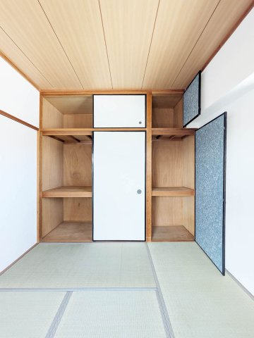 チサンマンション藤崎Ⅱの和室|天袋付き押入れ