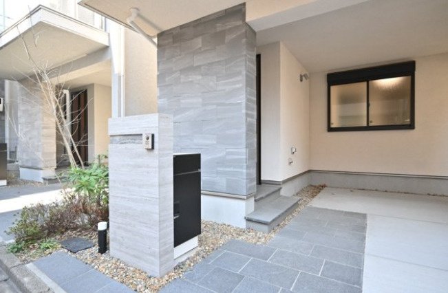 大田区南千束３丁目戸建のエントランス