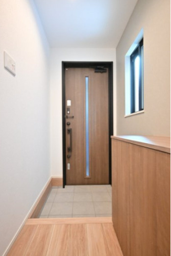 大田区南千束３丁目戸建の玄関