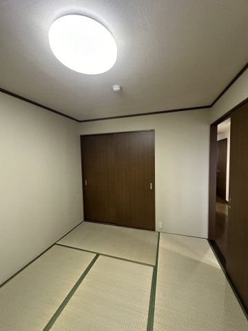 グローリア壱番館の和室