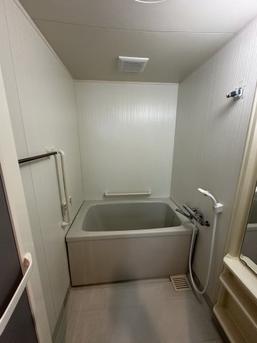 グローリア壱番館のエントランス