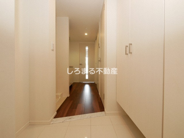 TLRレジデンス本町WESTの玄関