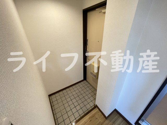 ハイツ笹の玄関|明るい玄関です