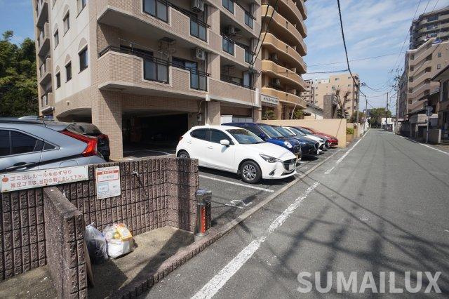 ヒルクレストフォーエス水前寺の駐車場