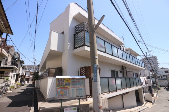 シャトー滝ノ茶屋の外観