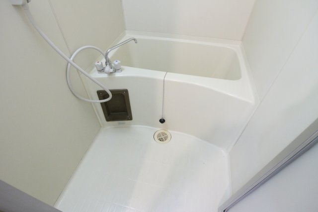 シャトー滝ノ茶屋の浴室