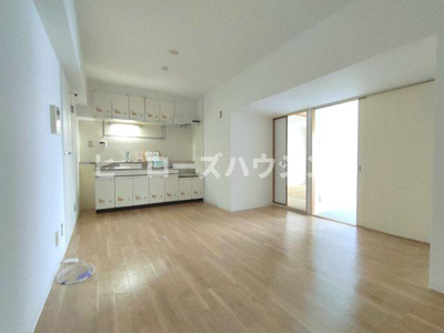 【居間・リビング】 | フリーデ豊中 | ※2026年3月中旬撮影！