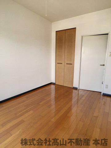宗像市栄町の賃貸マンションの居間・リビング