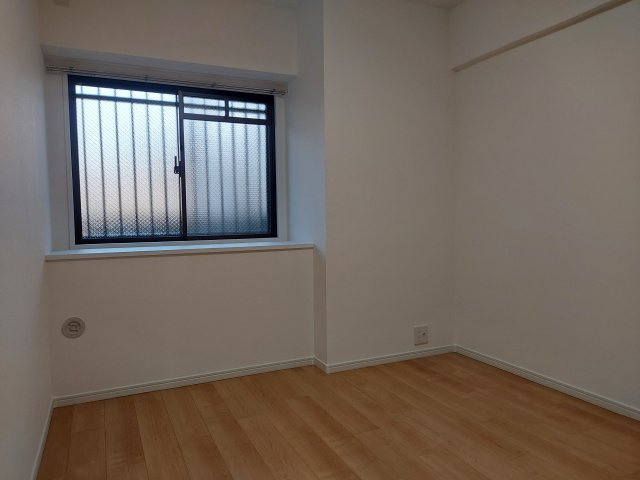 セントラル宝塚中山の洋室|洋室約5.9帖