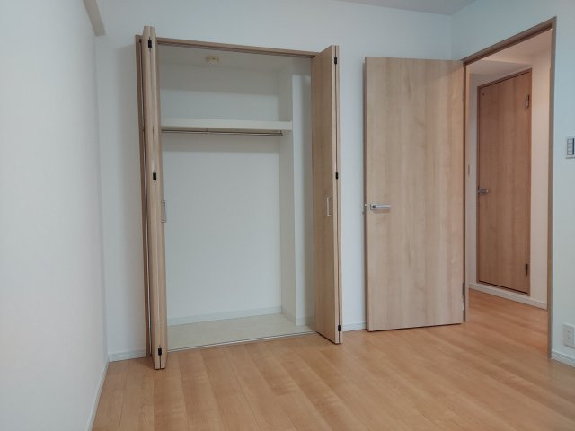 セントラル宝塚中山の洋室|洋室約5.9帖