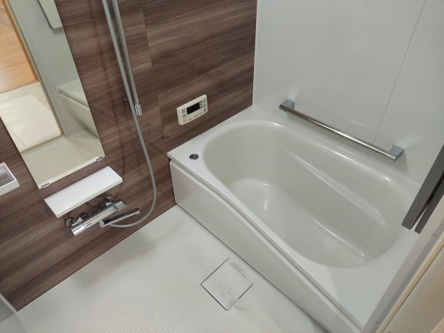 セントラル宝塚中山の浴室|浴室乾燥機付き