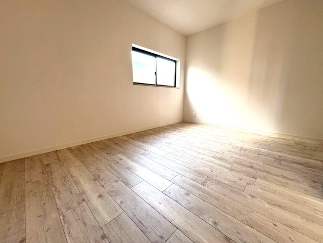 華城中央2丁目　の洋室