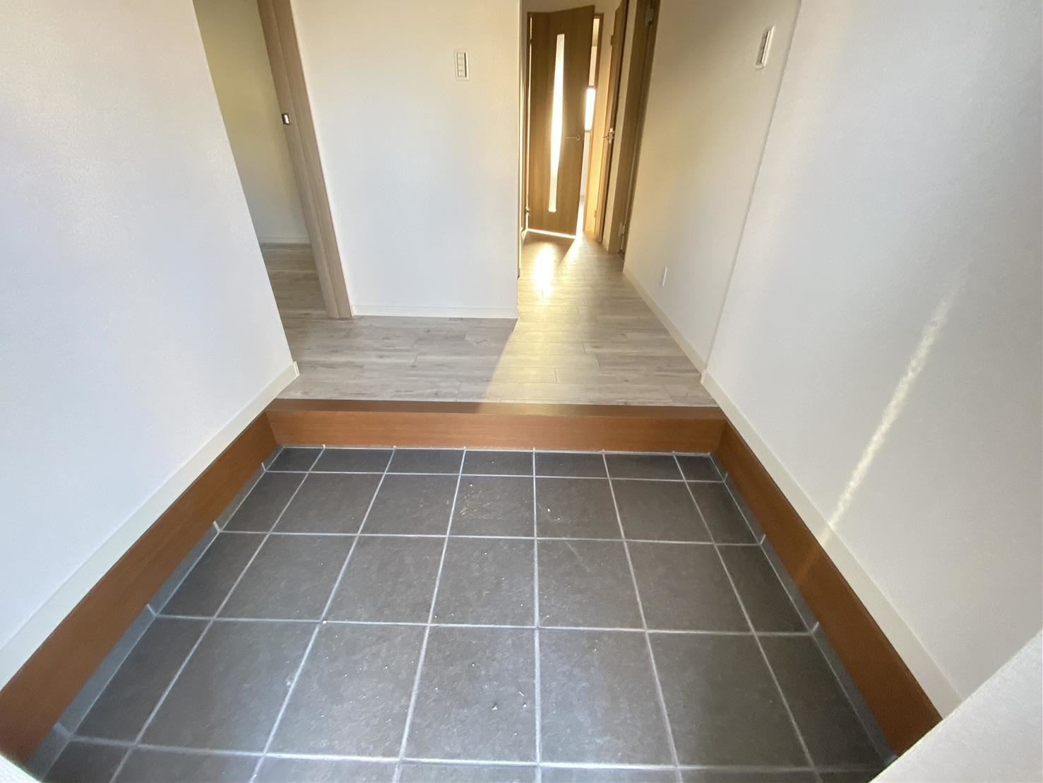 華城中央2丁目　の玄関