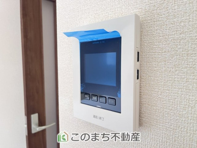 【防犯設備】 | LiveleGarden.S八千代東原　3号棟 | ＴＶモニター付きインターホンで防犯面もしっかり安心♪

