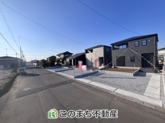 【前面道路含む現地写真】 | LiveleGarden.S八千代東原　3号棟 | 前面道路が広いので、陽当り・解放感◎になっております！
