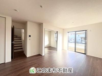 【居間・リビング】 | LiveleGarden.S八千代東原　3号棟 | ご家族を近くに感じることができるリビング階段♪
