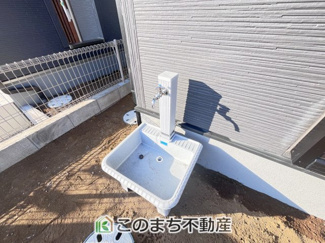 【設備】 | LiveleGarden.S八千代東原　3号棟 | 外水栓はアウトドアやガーデニング、車のお手入れにも活躍します。
