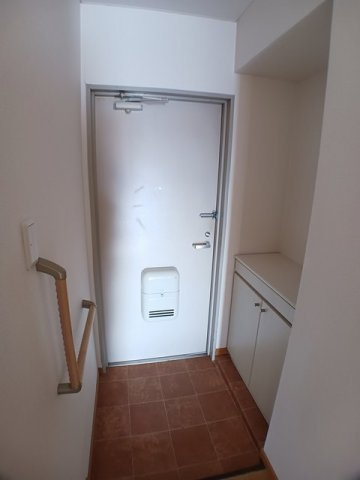 シャトー志水の玄関