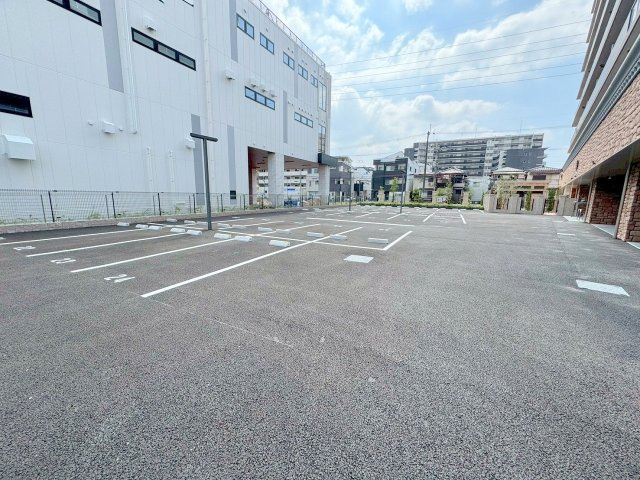 プレジオ三国EUROの駐車場