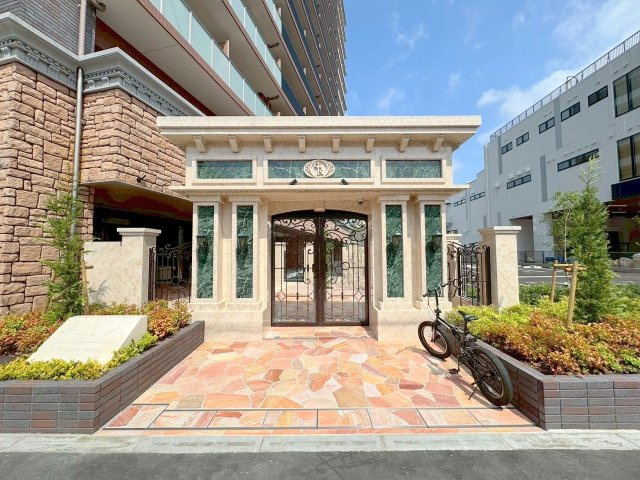 プレジオ三国EUROのエントランス