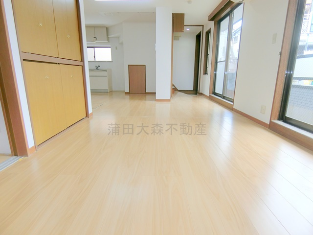 ヴィラフジの居間・リビング|LDK18.8帖