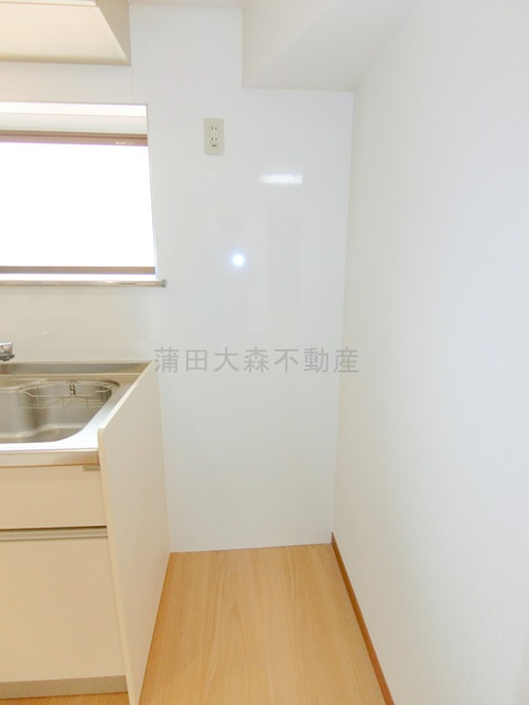 ヴィラフジのキッチン|冷蔵庫置き場