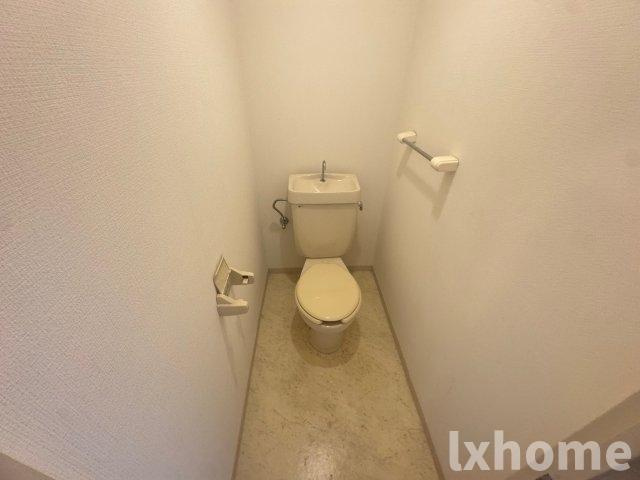 サンフォレスト新中条のトイレ|ゆったりとした空間のトイレです