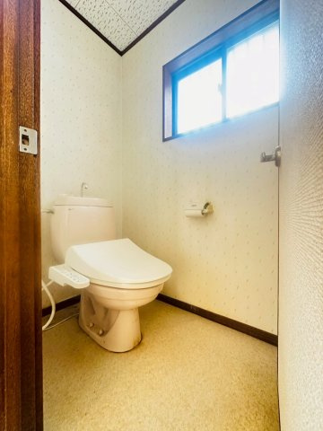 東白川台4丁目戸建のトイレ
