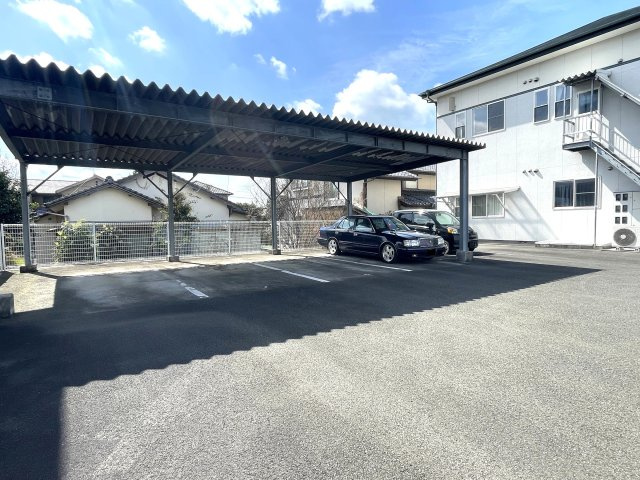 あぱ百年木の駐車場